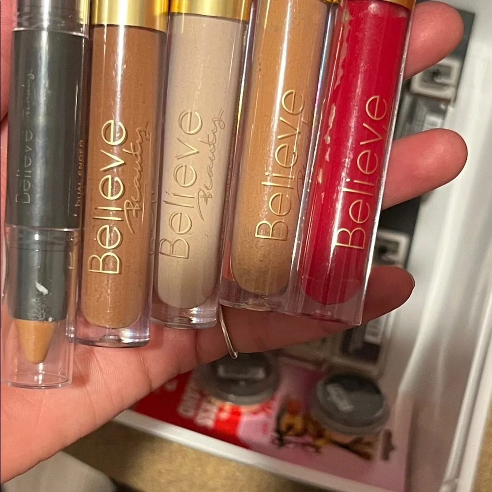 Bundle Believe Liquid Foundation/ Concealers – Warm Brown Shades 22 item bundle - Picture 4 of 5